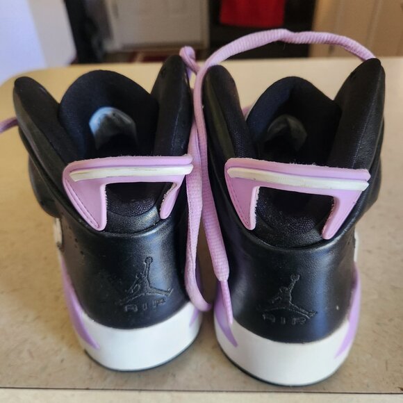 Air Jordan  Lilac sneekers 6.5 - Picture 3 of 5
